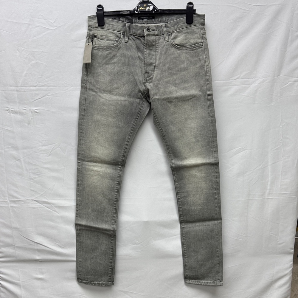 John Varvatos Light Gray Skinny Jeans. (JV062)